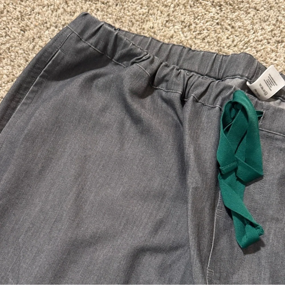 Figs Men’s Pisco Scrub Pants | Large | Graphite